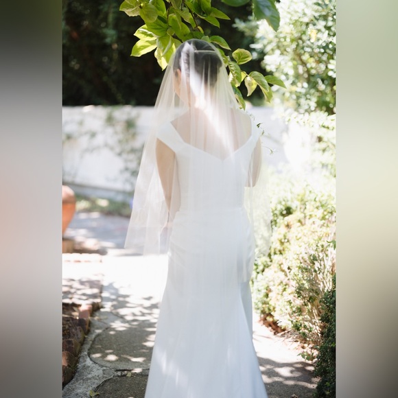 Rachel Sarah Seven Wedding Gown - size 4 - Picture 2 of 11